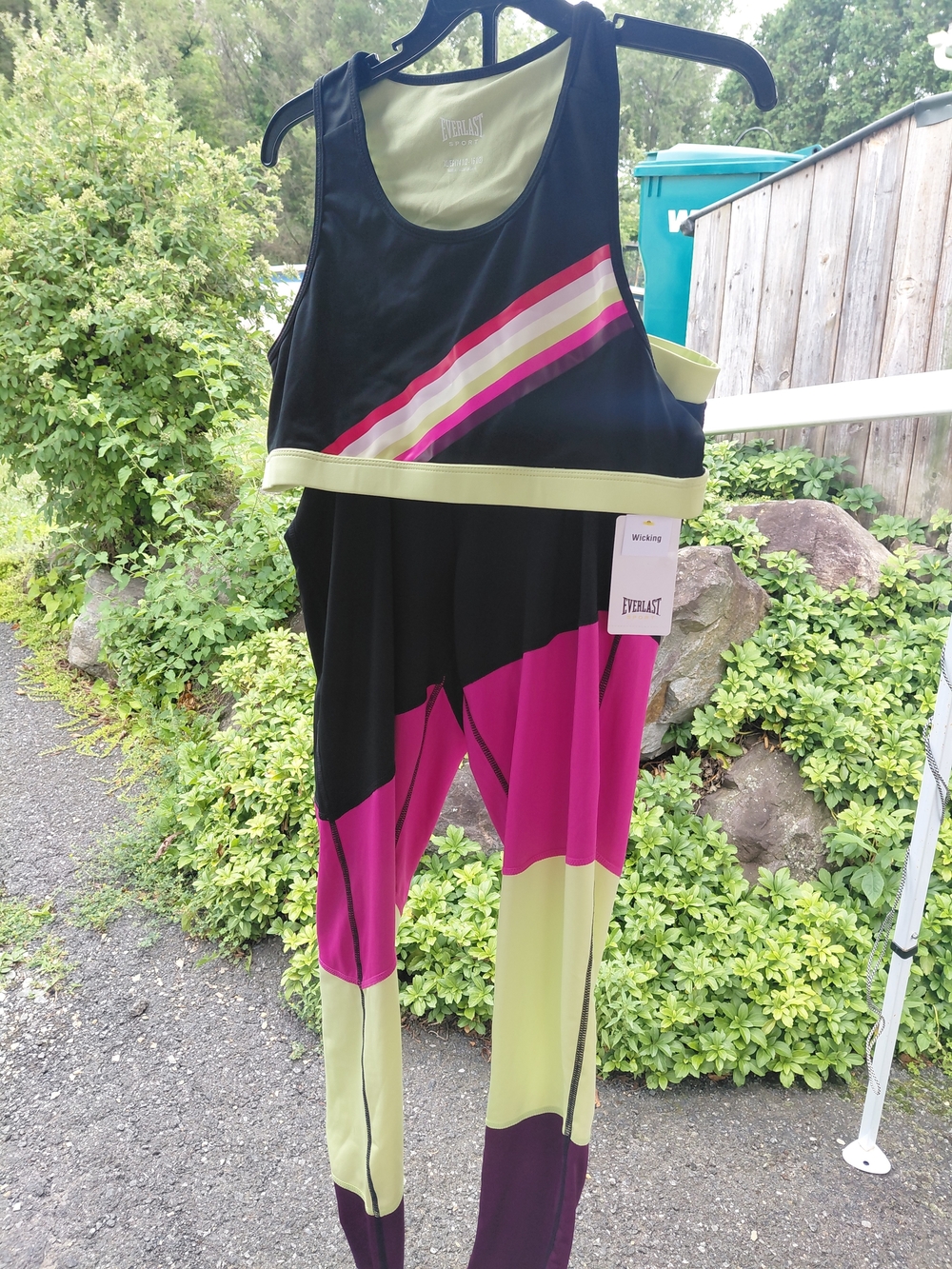 Everlast Black, Lime & Magenta Colorblock Leggings And Sports Bra